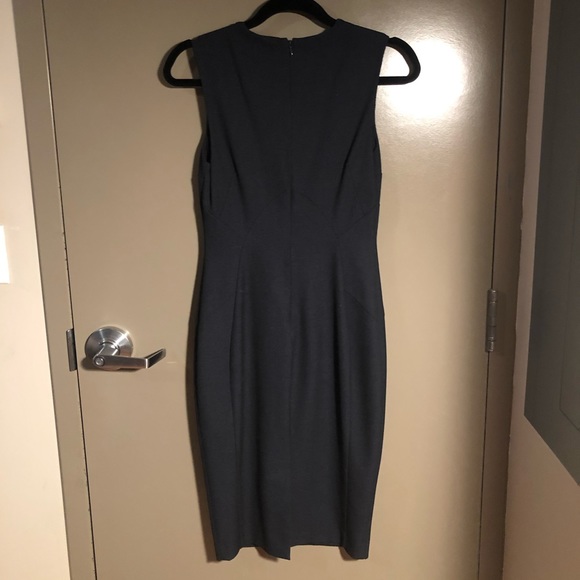 Short Sleeve v-Neck Navy Midi Dress - Picture 2 of 2